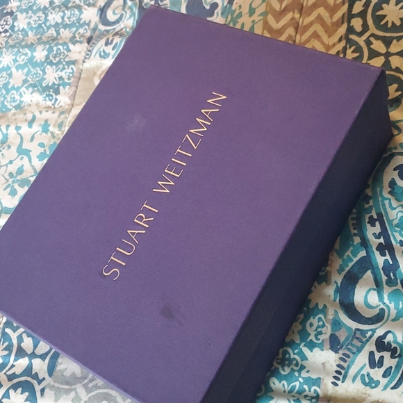 Beige Stuart Weitzman shoe - Picture 8 of 10